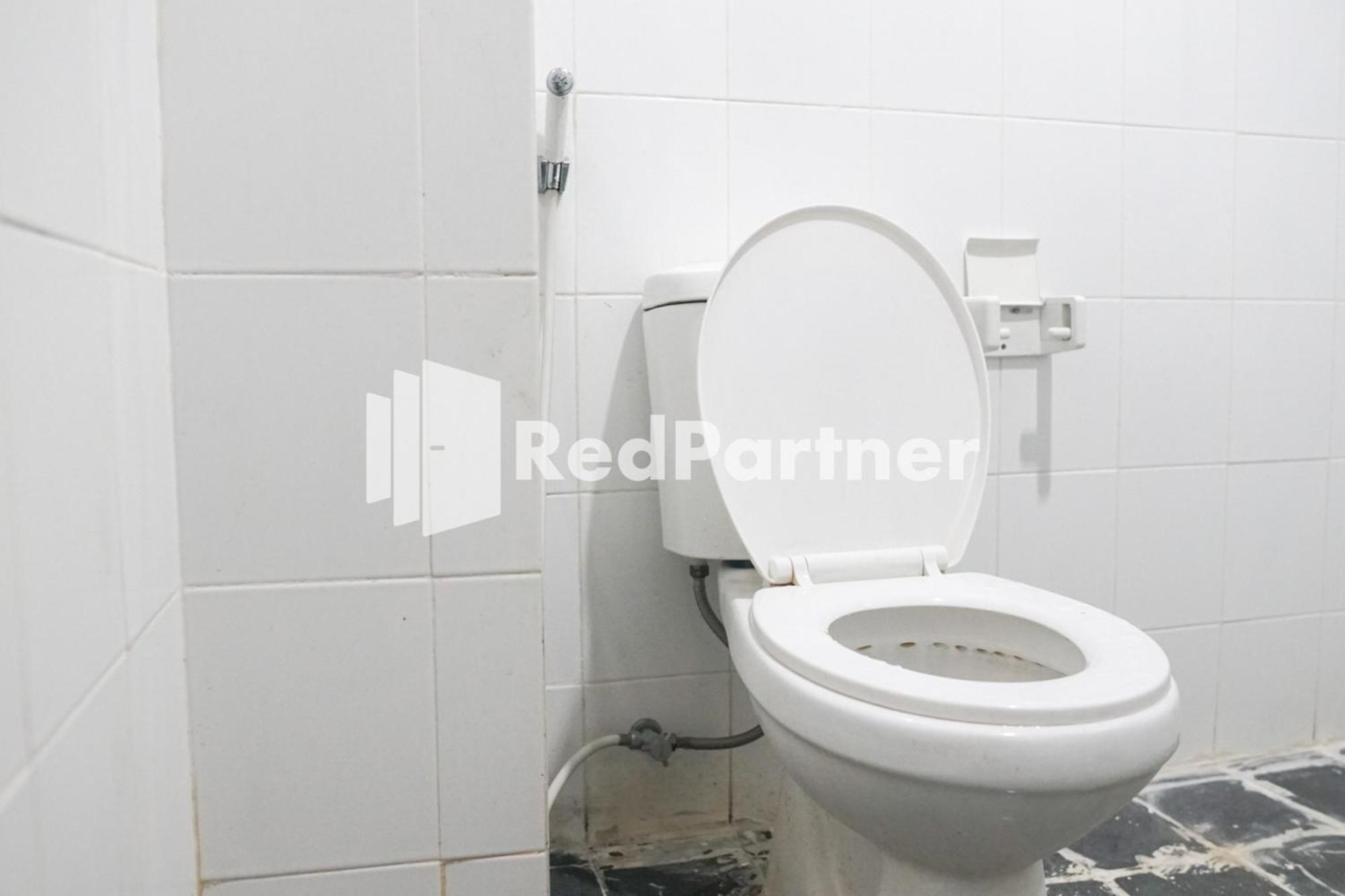 Cosmo Harmoni Redpartner Hotel Jakarta