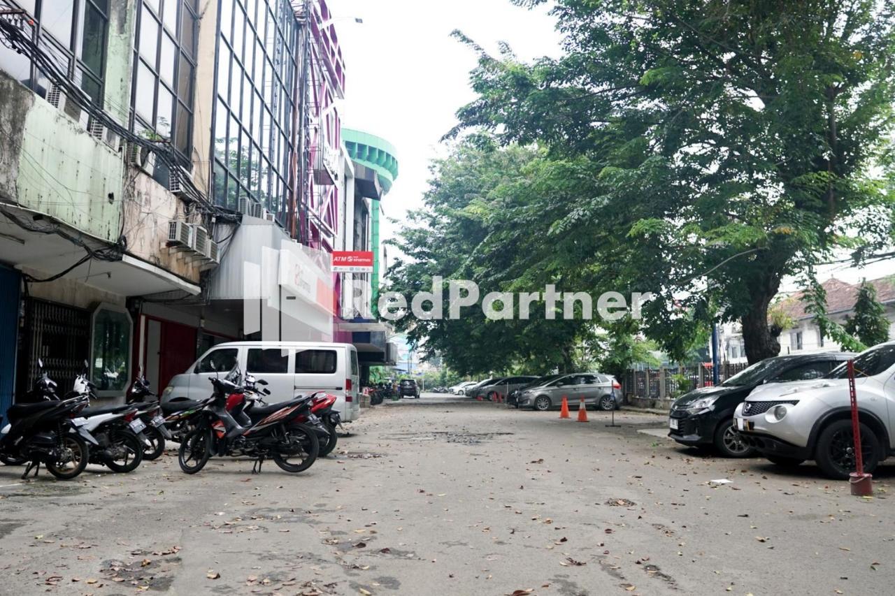 Cosmo Harmoni Redpartner Hotel
