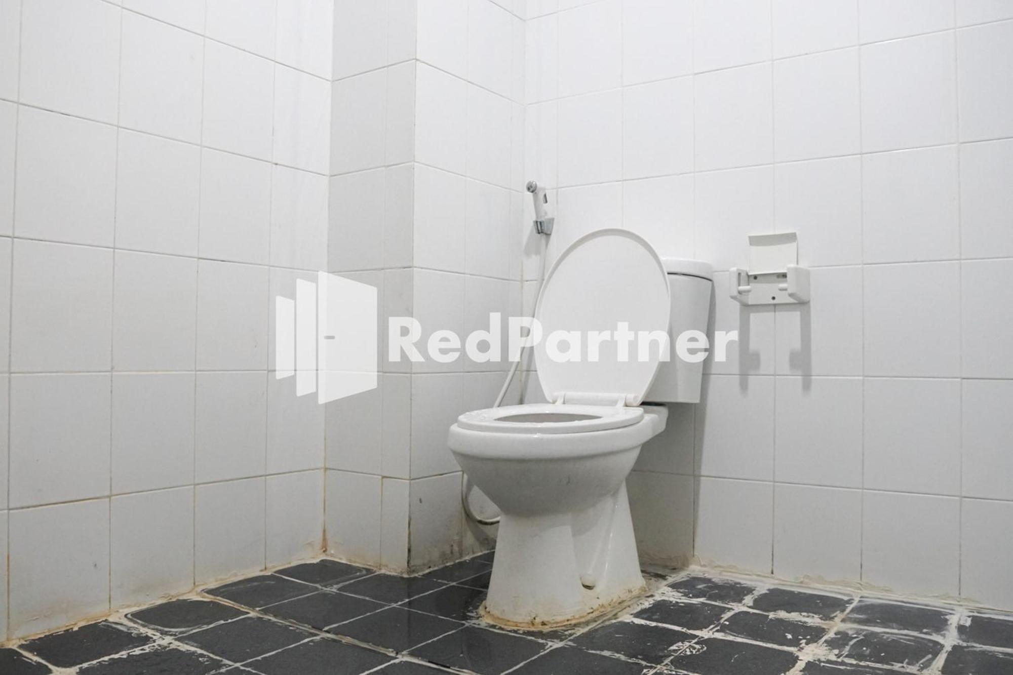 Hotel Cosmo Harmoni Redpartner Jakarta
